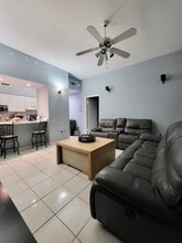 7400 W 20th Ave, Unit 213 in Hialeah, FL - Foto de edificio - Building Photo