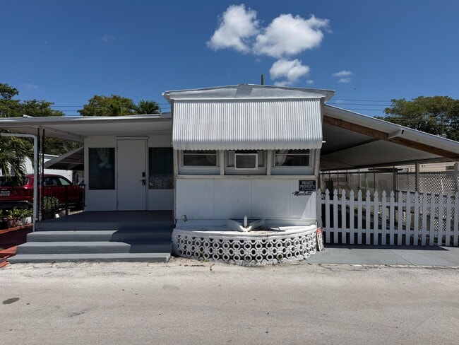 property at 820 SW 1st Pl