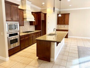 2468 S Bundy Dr in Fresno, CA - Building Photo - Building Photo