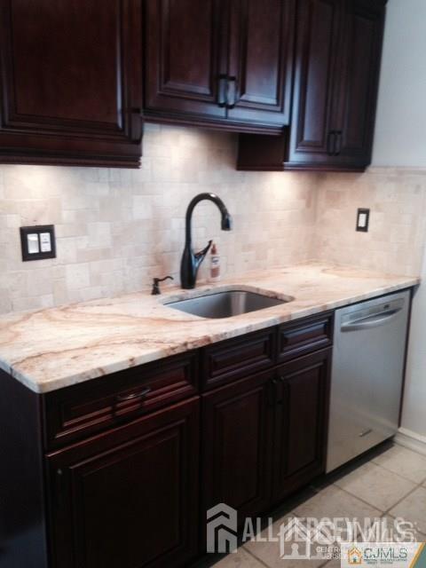 92 Gate House Ln in Edison, NJ - Building Photo - Building Photo