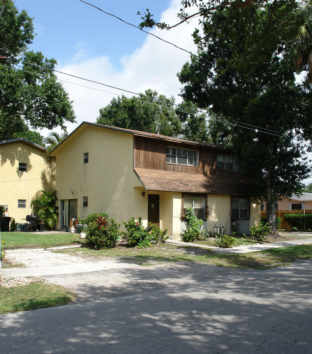 1801 SW 23rd St in Fort Lauderdale, FL - Building Photo