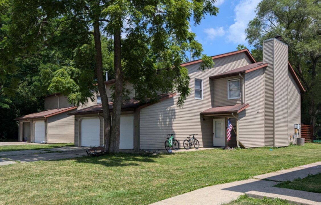 Canterbury Townhomes in Muncie, IN - Building Photo