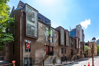 St. James Court in Philadelphia, PA - Building Photo - Building Photo