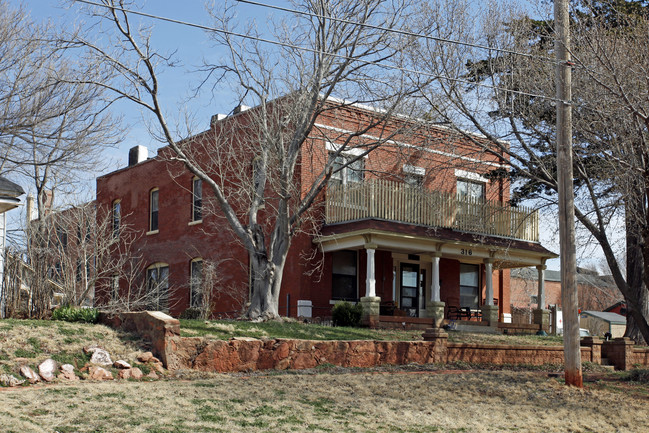 Railroad House Bed & Breakfast in Guthrie, OK - Building Photo - Building Photo