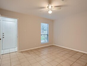 1304 Matthews Ln in Austin, TX - Building Photo - Building Photo