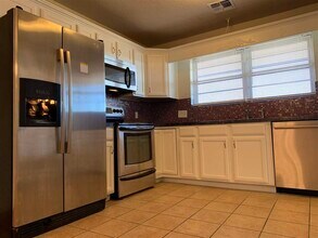 805 SE Brigadoon Way in Lawton, OK - Building Photo - Building Photo
