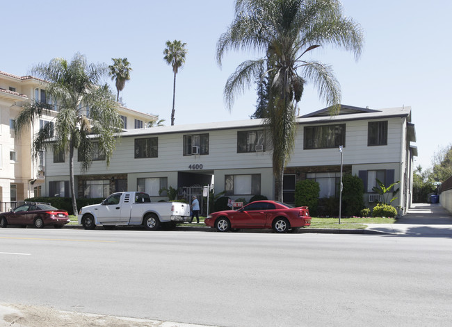 4600 Coldwater Canyon Ave in Studio City, CA - Foto de edificio - Building Photo