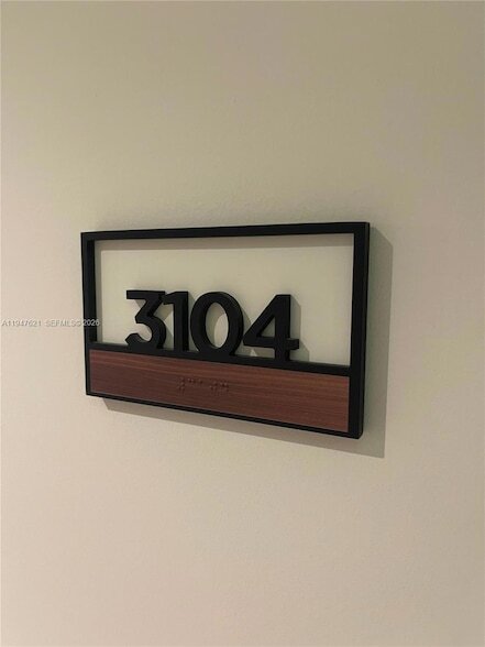 225 N Miami Ave, Unit 3104 in Miami, FL - Foto de edificio - Building Photo