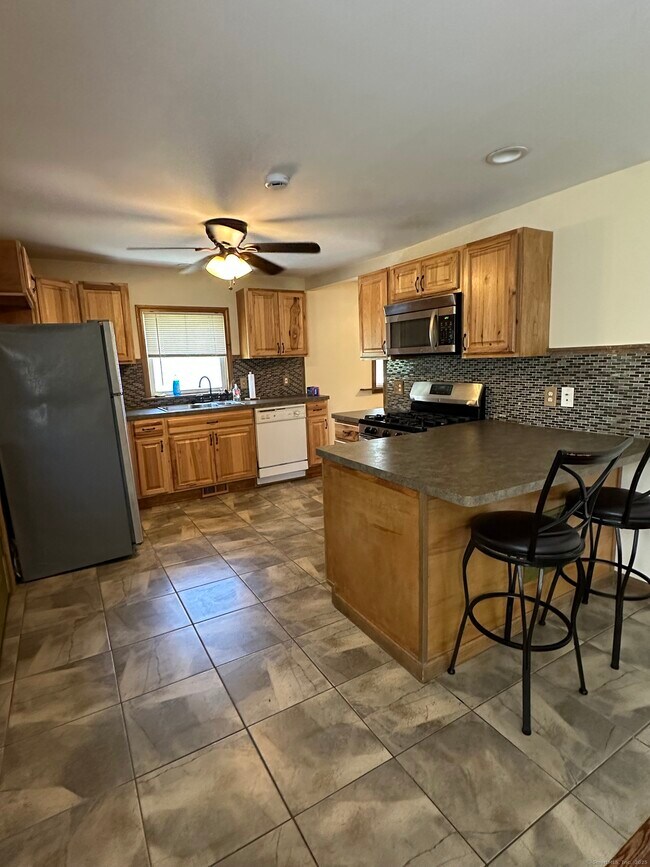 9 Talmadge St in Derby, CT - Building Photo - Building Photo