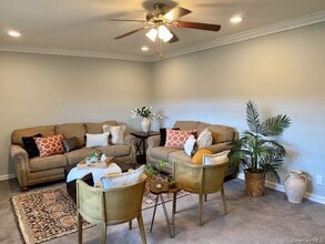 59 Claire Ct in West Babylon, NY - Building Photo - Building Photo