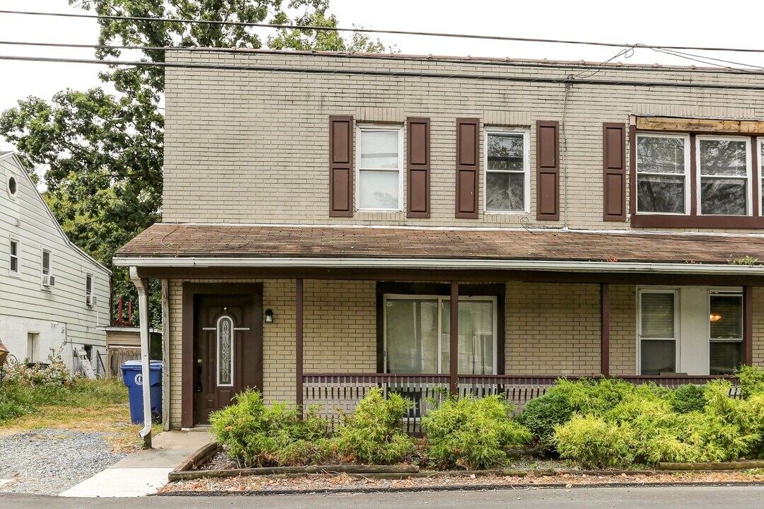 212 Beaver Rd in Harrisburg, PA - Building Photo