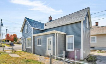 1011 19th Ave in Moline, IL - Building Photo