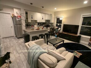 78 Linden St, Unit 2 in Boston, MA - Foto de edificio - Building Photo