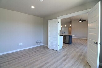 5527 W 32nd Ave in Kennewick, WA - Building Photo - Building Photo