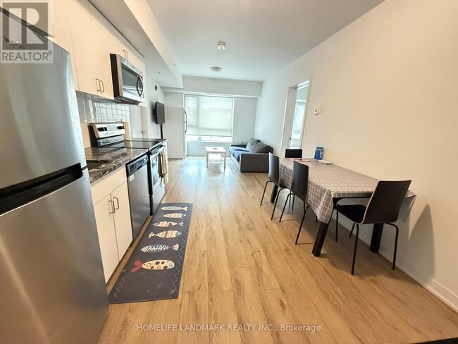1800-1800 Simcoe St N