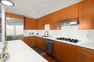 645 Front St in San Diego, CA - Foto de edificio - Building Photo