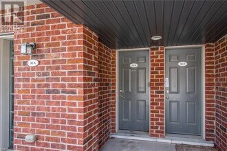 30 Sienna St in Kitchener, ON - Building Photo - Building Photo