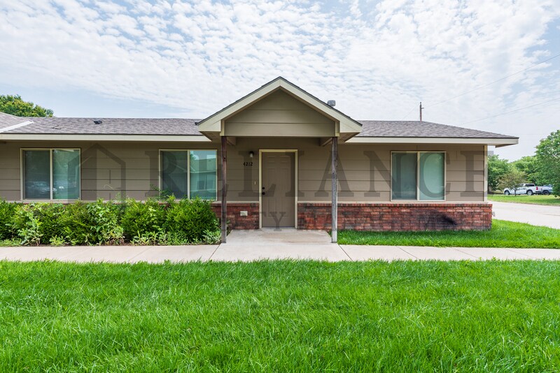 4212 Newell St in Wichita, KS - Building Photo
