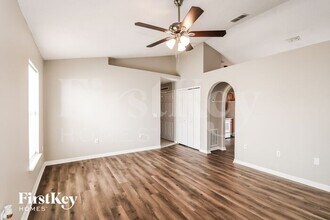6565 Gentle Oaks Dr in Jacksonville, FL - Building Photo - Building Photo