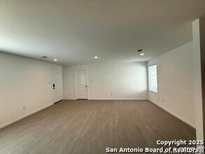 3614 Amber Glade in San Antonio, TX - Building Photo - Building Photo