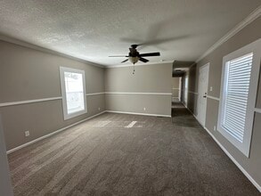 1629 Jarrard Way in Jacksonville, FL - Foto de edificio - Building Photo