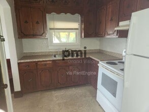 2055 E Prairie Ave in Decatur, IL - Building Photo - Building Photo