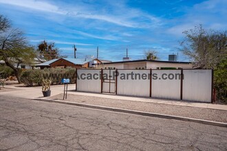 110 N Melwood Ave in Tucson, AZ - Foto de edificio - Building Photo