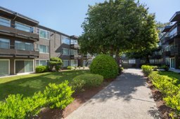 Garden Court Apartments in Seattle, WA - Building Photo - Building Photo