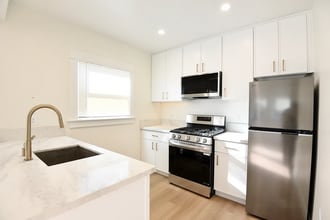 7417 Herschel Ave in San Diego, CA - Building Photo - Building Photo
