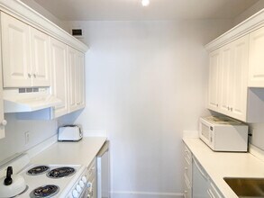 44 Cocoanut Row in Palm Beach, FL - Building Photo - Building Photo