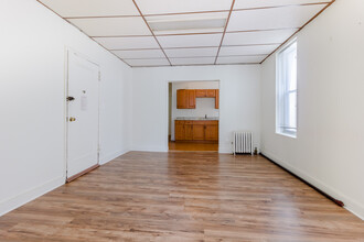 80 Brighton 11th St in Brooklyn, NY - Building Photo - Interior Photo