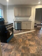 396 High St, Unit 1 in Clinton, MA - Building Photo - Building Photo
