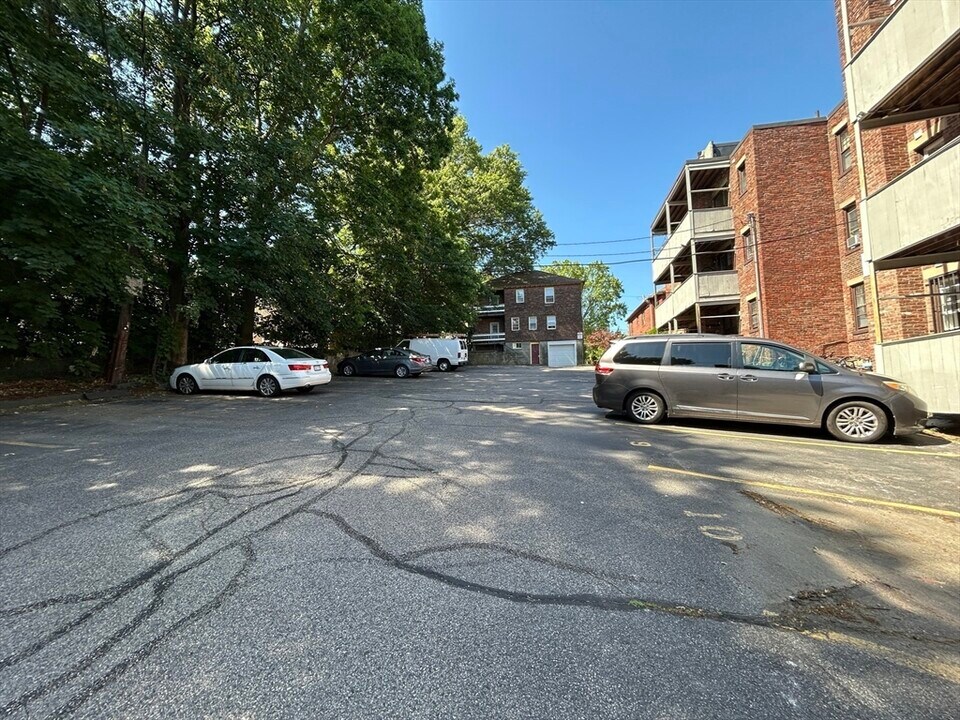 289 Corey Rd, Unit 2 in Boston, MA - Foto de edificio