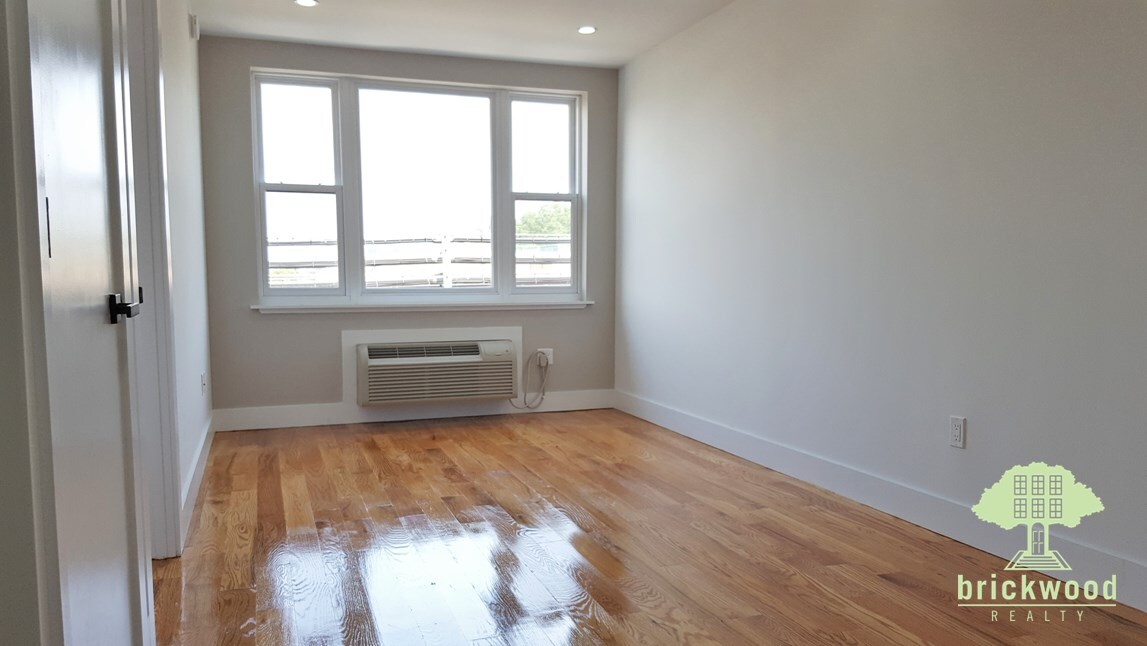 1666 Broadway in Brooklyn, NY - Building Photo