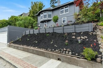 5020 Golden Gate Ave in Oakland, CA - Building Photo - Building Photo