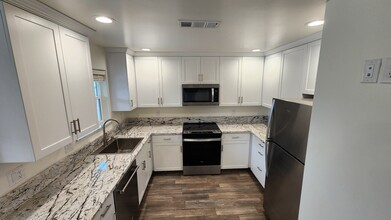 1659 Bullard Ave. in Clovis, CA - Building Photo - Building Photo