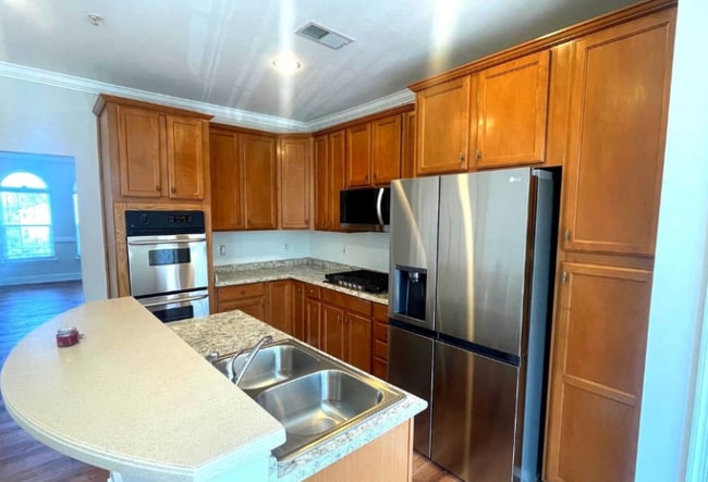 9534 Walker Way in Manassas Park, VA - Foto de edificio - Building Photo