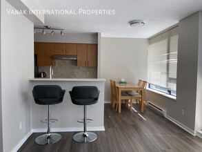 1 Bed / 1 Bath Fully Furnished Apartment i... in Vancouver, BC - Building Photo - Building Photo