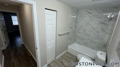 799 Farm Rd in Marlborough, MA - Building Photo - Building Photo