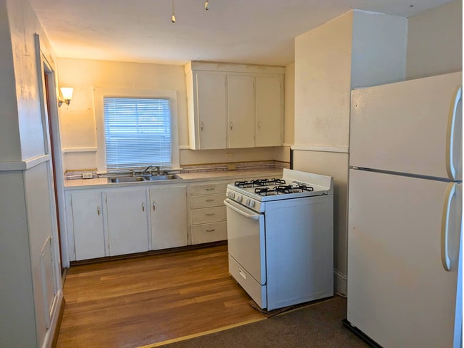 165 Brunswick St, Unit 7 in Old Town, ME - Foto de edificio - Building Photo