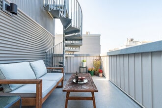 2058 E Susquehanna Ave in Philadelphia, PA - Building Photo - Building Photo