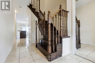 31 Cole Cres in Brantford, ON - Building Photo - Building Photo