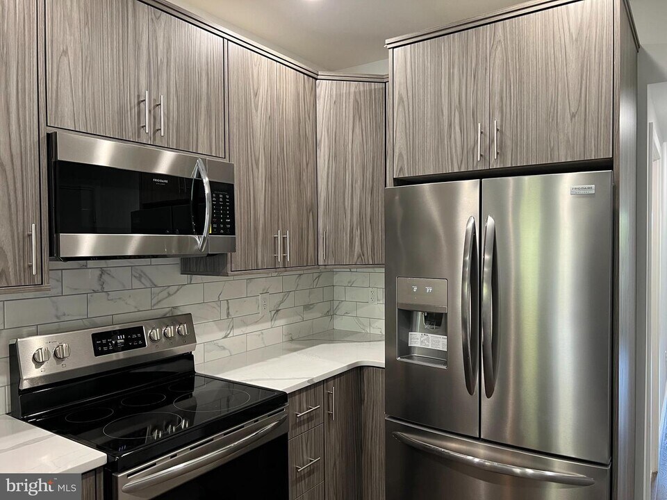 1752 N Marshall St-Unit -2 in Philadelphia, PA - Building Photo