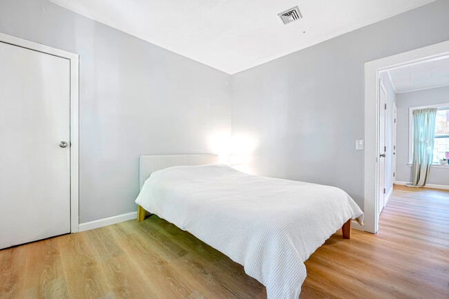 30 Hooper St, Unit 2 in Worcester, MA - Building Photo - Building Photo