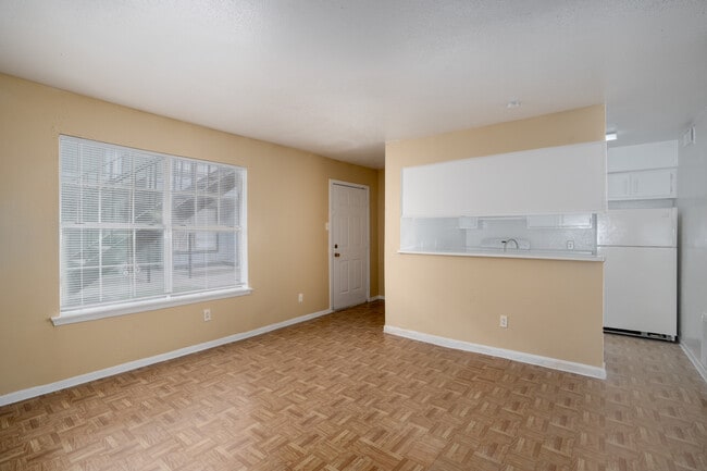 Raghu Apartments In Spring Branch