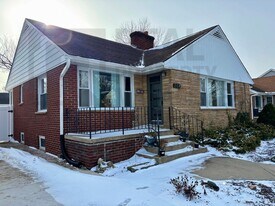 304 Beverly Pl in Munster, IN - Building Photo