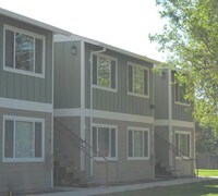 Building Photo - River Gardens Apartments in Anderson, California