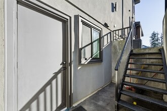 18751-18754 54 Ave in Surrey, BC - Building Photo - Building Photo