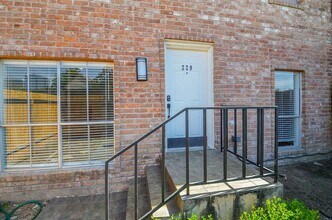 830 Threadneedle St in Houston, TX - Building Photo - Building Photo