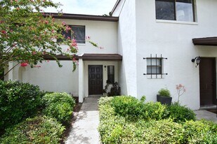 2635 SW 35th Pl in Gainesville, FL - Building Photo
